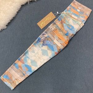 NWT Niyama Sol Beachcomber “Odelay” Capris Sz S